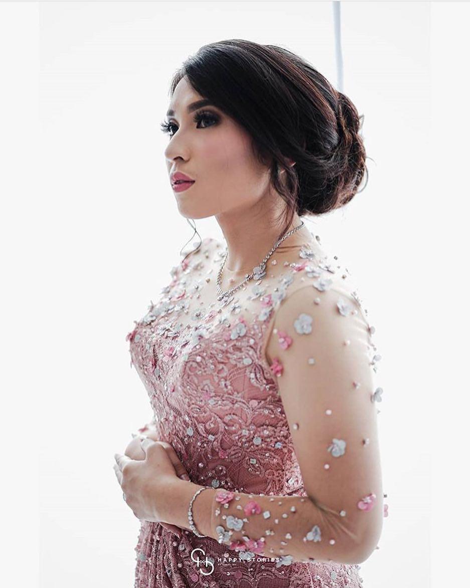 Anggunnya Inspirasi Gaya Rambut Sanggul Ini Cocok Banget Untuk