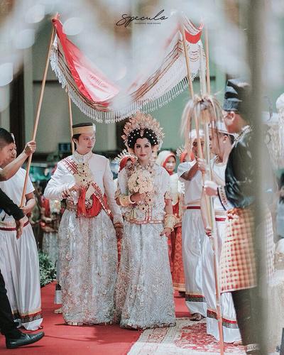 Bukan Kebaya Ini Dia Baju Adat Pengantin Bugis Yang Dikenal