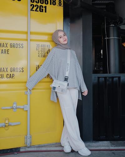 35+ Trend Terbaru Style Baju Hijab Simple Untuk Main