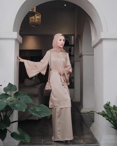 35+ Trend Terbaru Outfit Kondangan Tunik Remaja - Mede Linmin