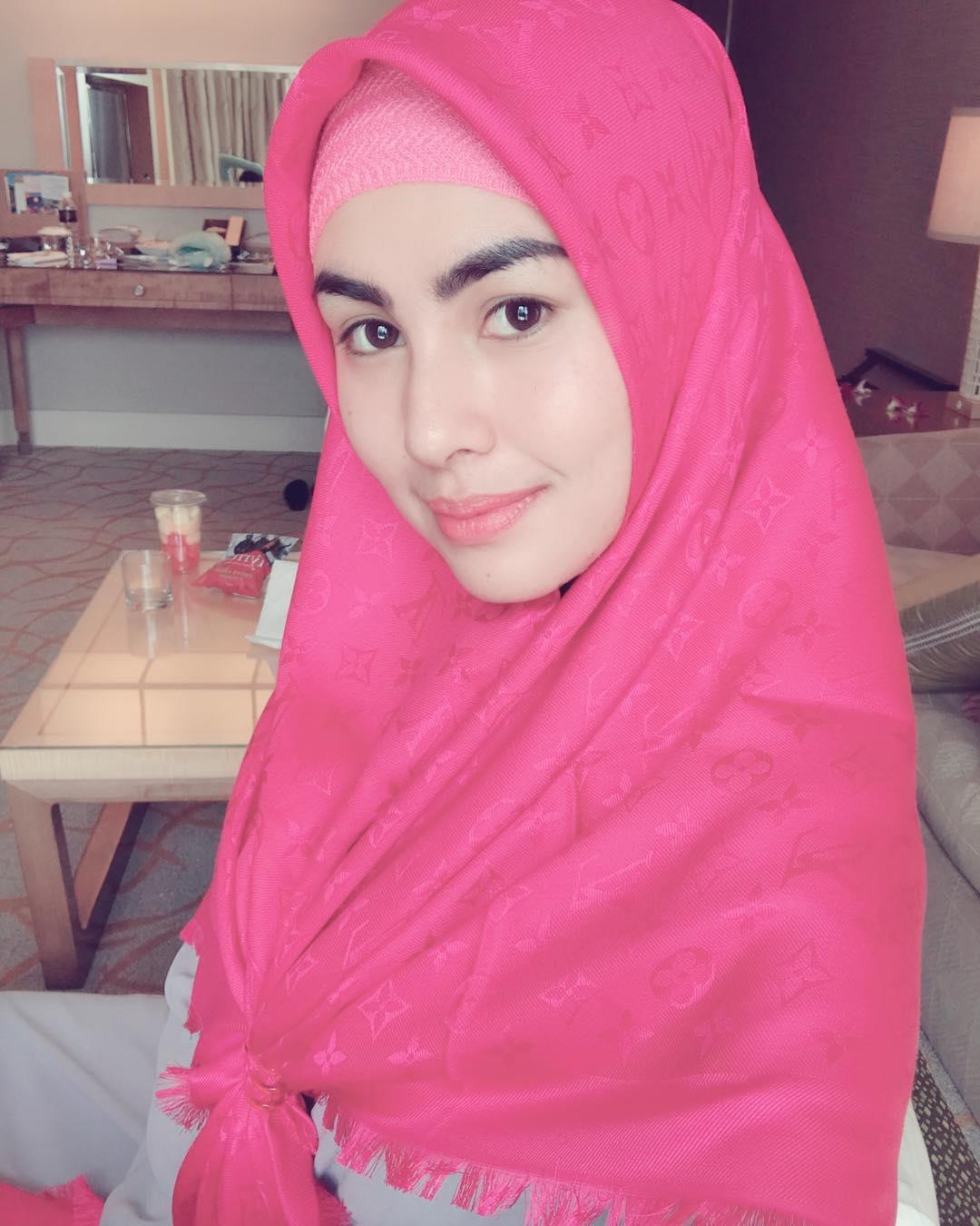 Cantiknya Inspirasi Style Kartika Putri Setelah Berhijab Ini Bikin
