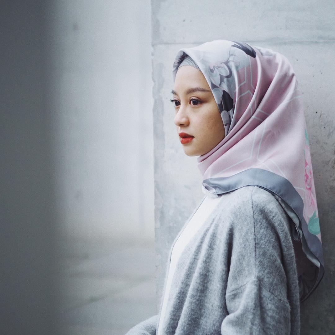 Simpel Dan Praktis Style Hijab Untuk Hijabers Berpipi Chubby Ala