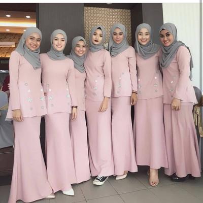 Wah Ini Dia Ide Gaun Bridesmaid  untuk  Hijabers yang 