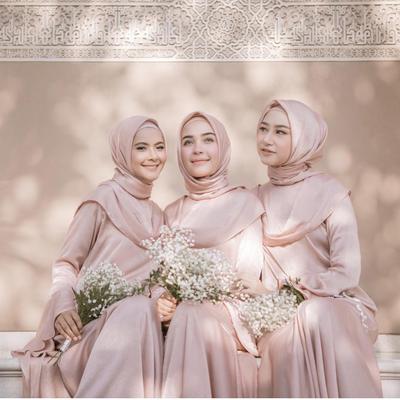 Wah Ini Dia Ide Gaun Bridesmaid Untuk Hijabers Yang Sedang