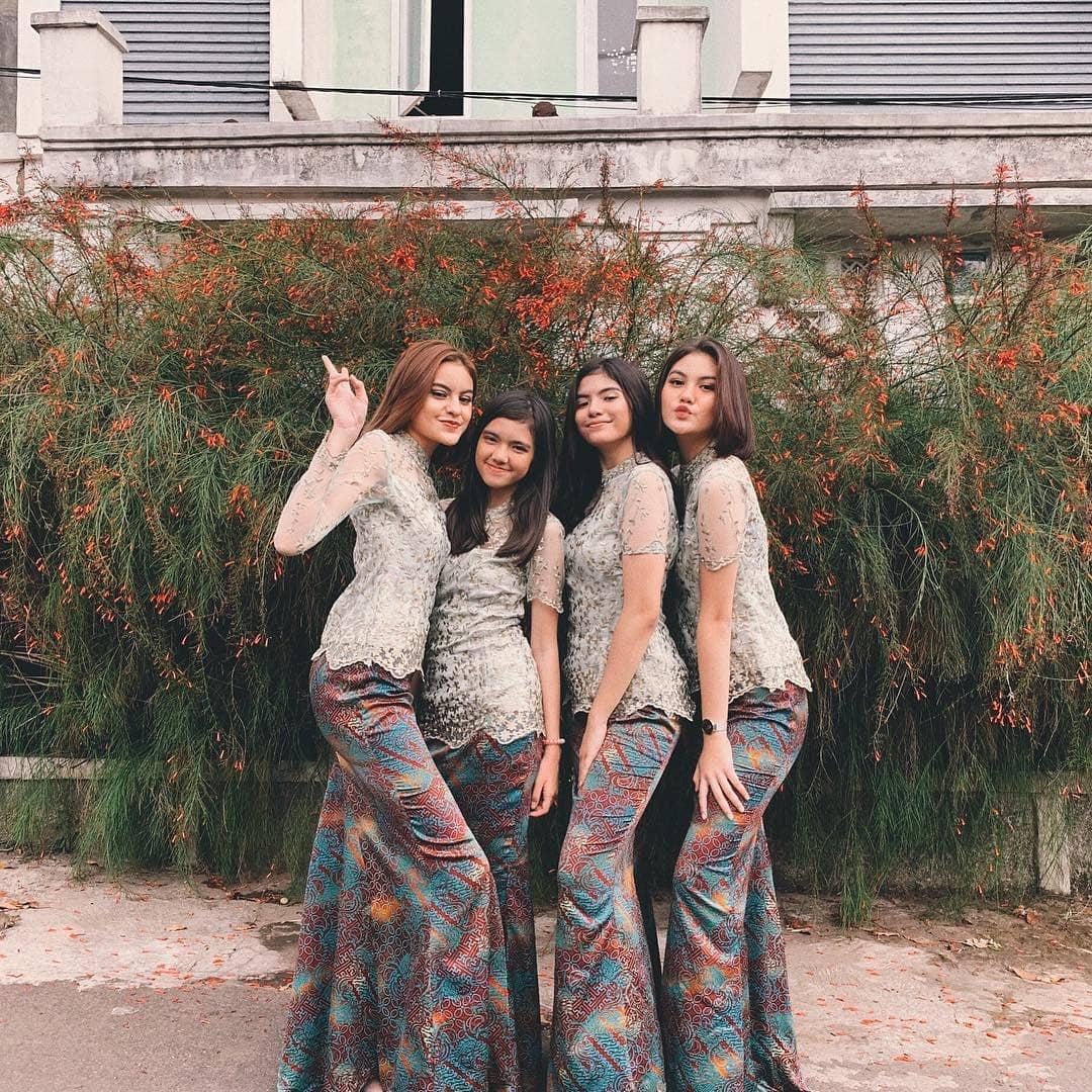 4 Model  Baju  Kebaya  untuk  Lamaran Ini Sedang Banyak 