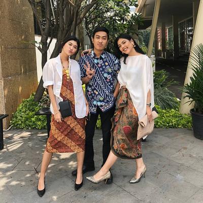 4 Model Rok Kebaya Wisuda Yang Kekinian Ini Lagi Eksis