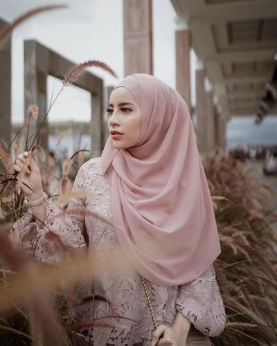 Gaya Berfoto Wanita Muslimah - gaya selfie kekinian