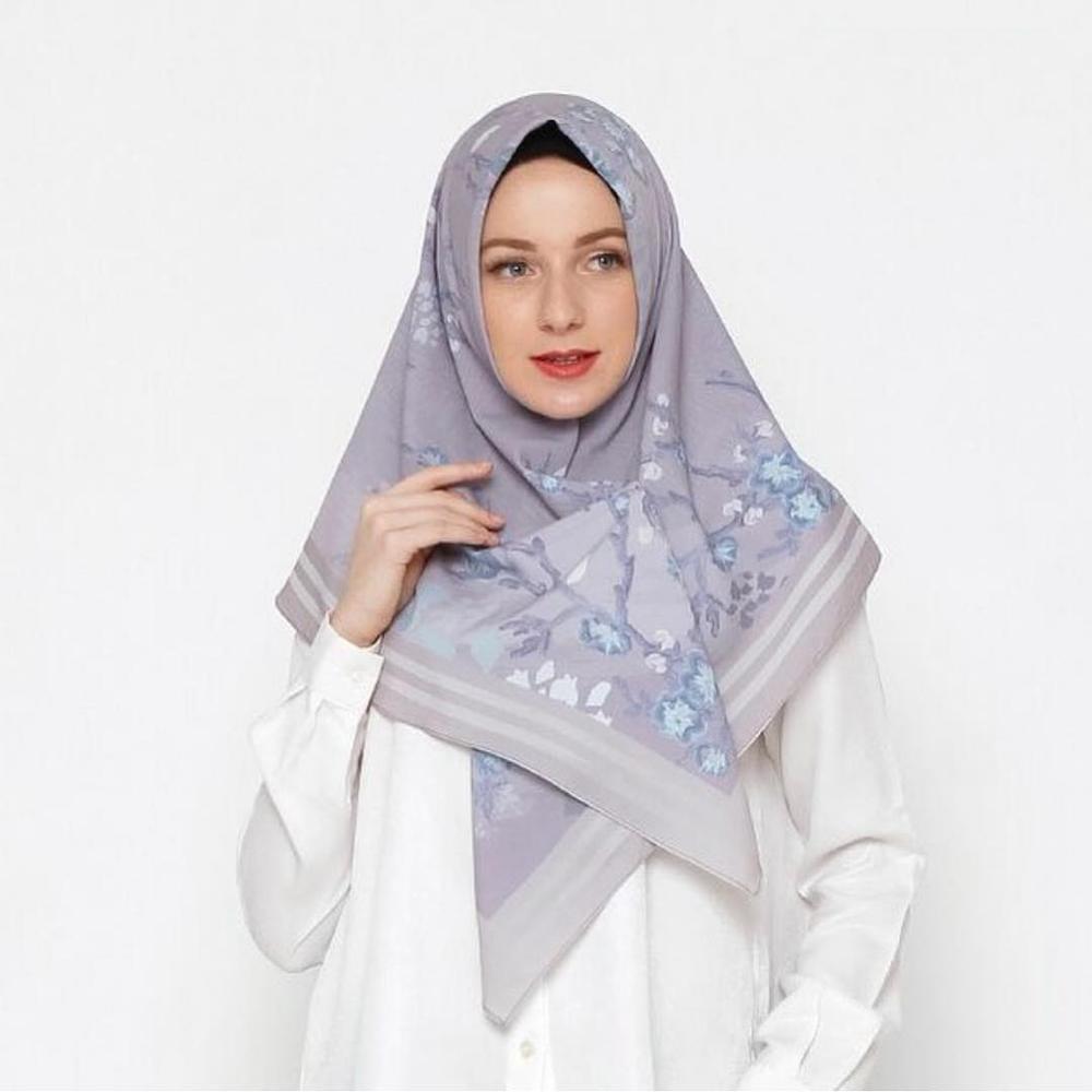 Rekomendasi Tutorial Hijab Segi Empat Gak Melulu Dililit Ke