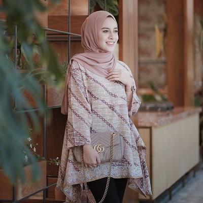 66 Model Baju Batik Muslim Gratis