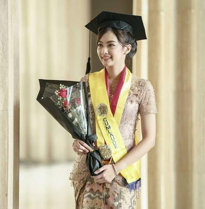 Menuju Akhir Tahun Inilah Deretan Desain Kebaya Wisuda