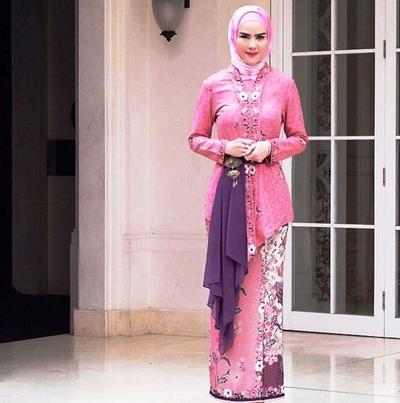 Wah Kebaya Muslim Ini Dikabarkan Akan Jadi Tren Di Tahun 2019 Nanti