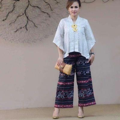 Enggak Ketinggalan Zaman Ini Dia Model Kebaya Modern Terbaru 2019