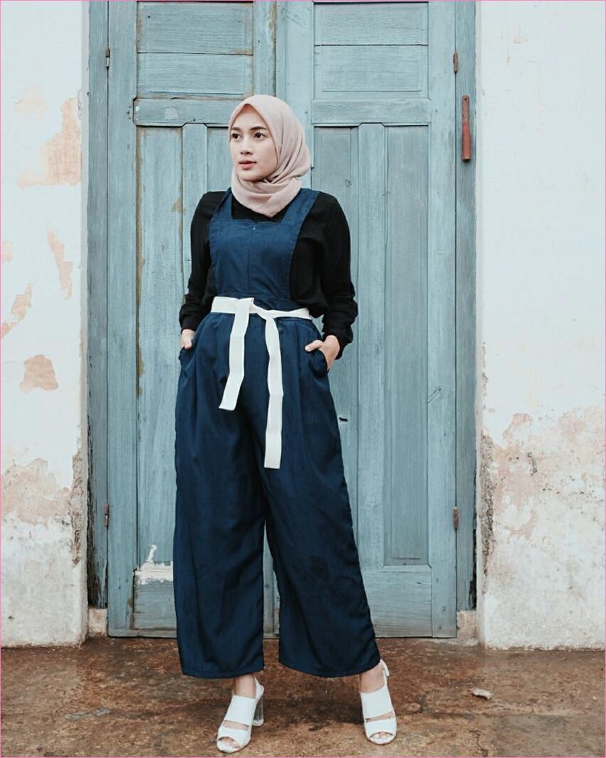 Terlihat Elegan Dan Manis Baju Muslim Warna Navy Blue Ini Cocok