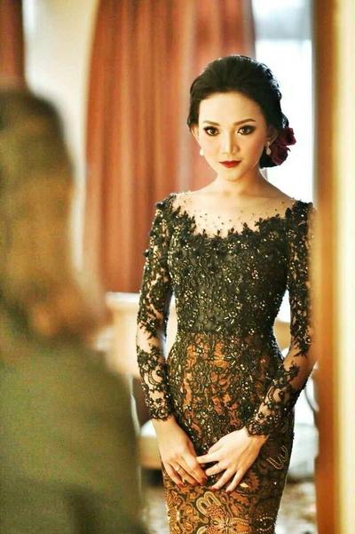 Berbagai Macam Model Kebaya Brokat Terbaru Cantik Dan Elegan