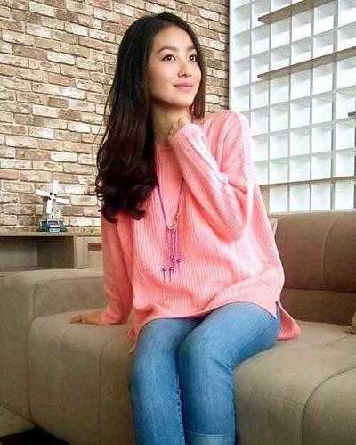 600 Model Jaket Natasha Wilona Terbaik