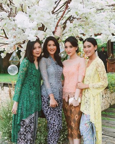 Model Baju Kebaya Brokat Cantik Ini Cocok Banget Untuk