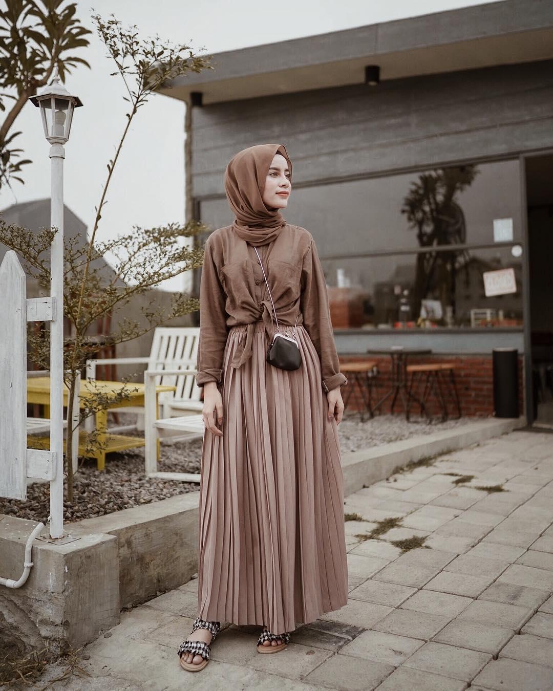 Ala Selebgram Ootd Rok Plisket Abu Abu See More on | Silktool Did You Know?