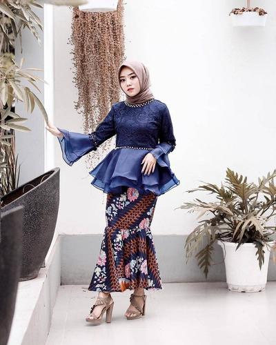 Kebaya Modern Biru Dongker Hijab