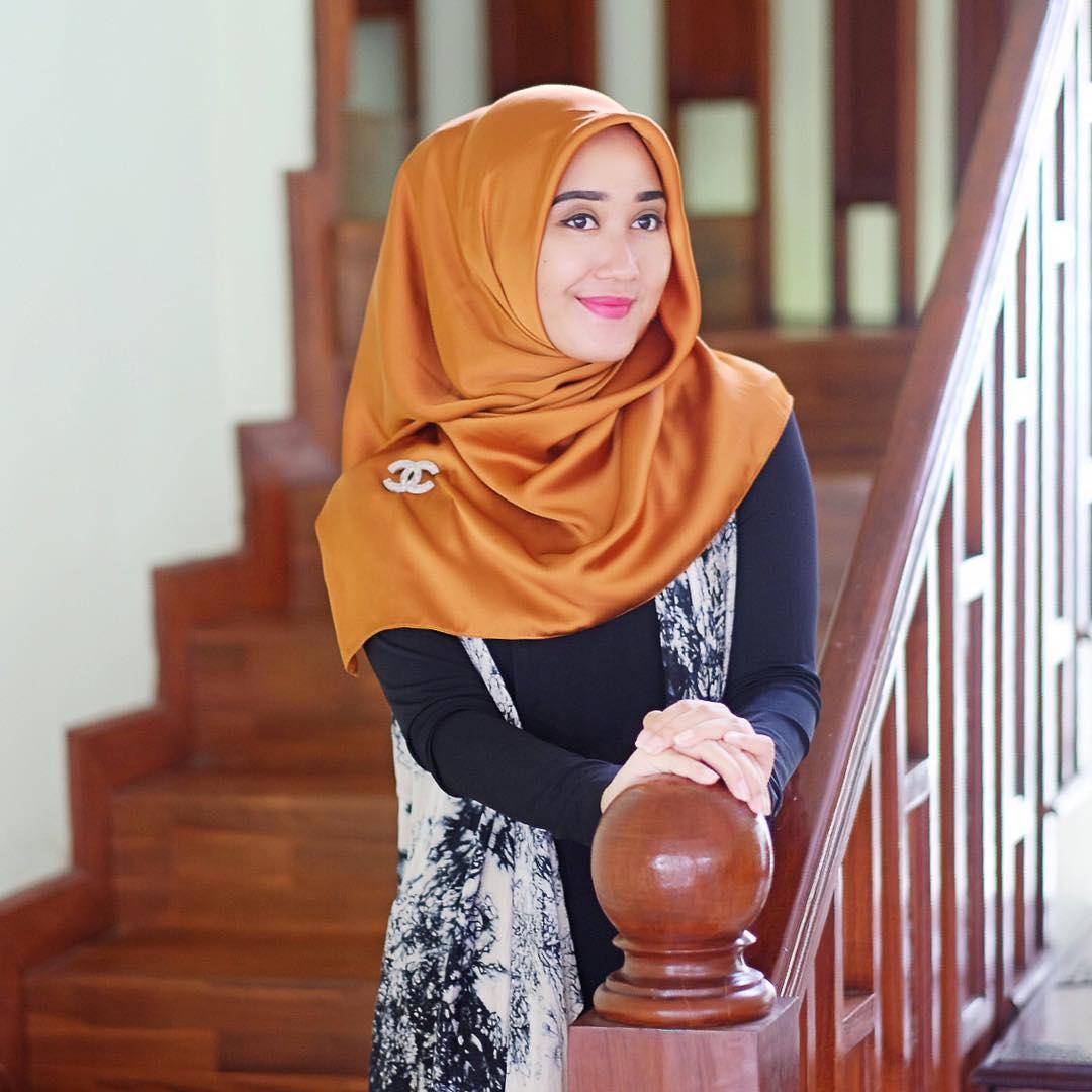 Wah Deretan Model Jilbab Terbaru Ini Akan Bikin Tampilanmu Tambah