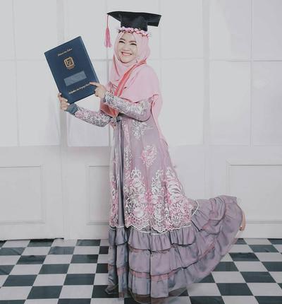 Model Kebaya Gamis Wisuda 2019 Hijab