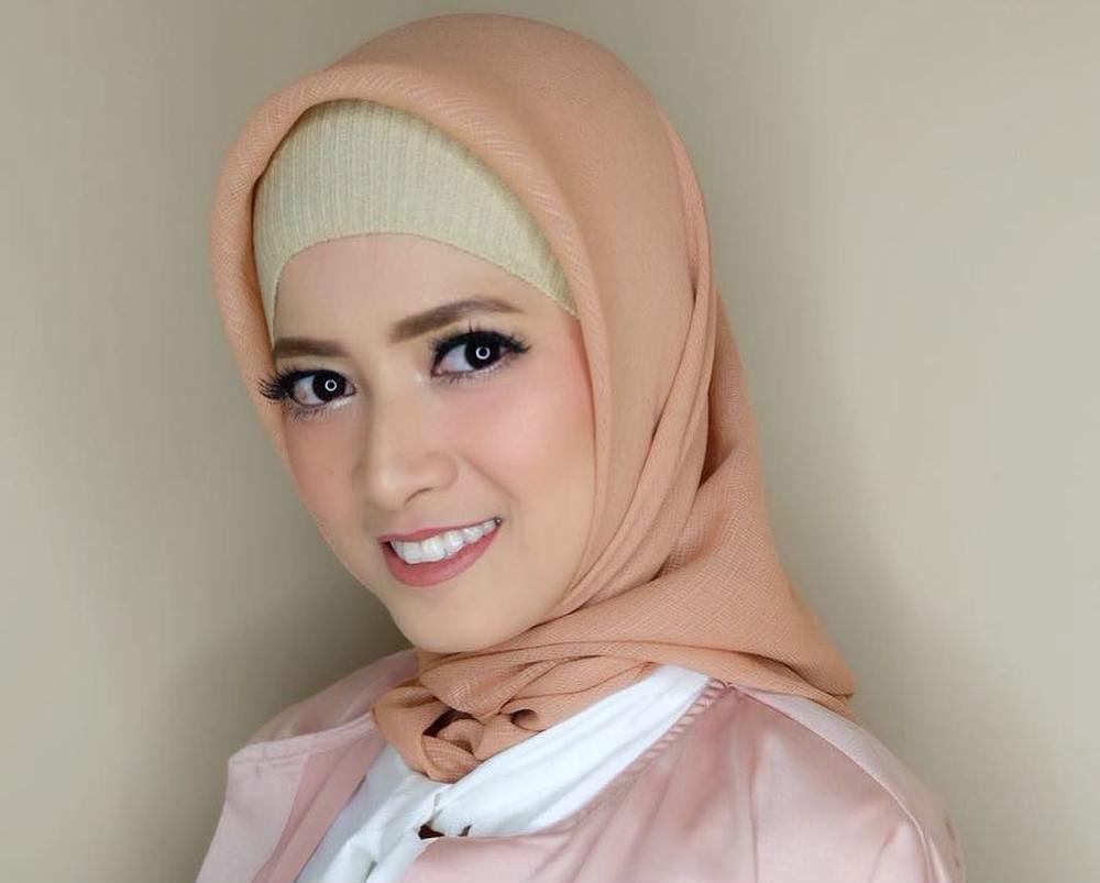 5 Pesona Chika Jessica Dalam Balutan Hijab Cantik Dan Bikin Adem