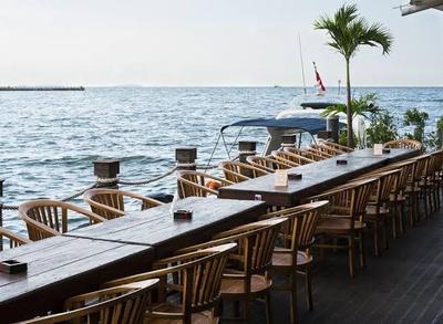 5 Restoran Di Jakarta Dengan View Pantai Untuk Kencan Bareng