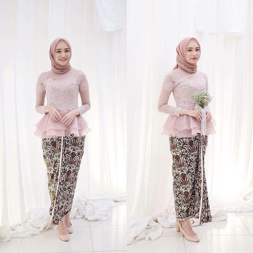 Inspirasi Baju Kebaya Warna Pink Yang Simple Tapi Elegan Untuk