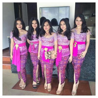 30 Ide Keren Model Baju Brokat Warna Magenta Maria Space