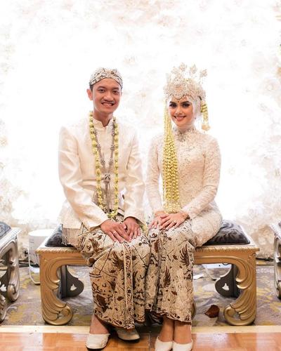 25+ Inspirasi Keren Pernikahan Adat Jawa Tengah Hijab Modern