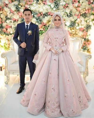 Inspirasi 5 Pilihan Warna Gaun Pengantin untuk Wanita 