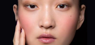 Tips Pakai Blush On yang Benar Agar Tak Terlihat "Medok"