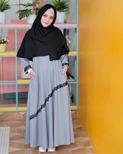 Warna Jilbab Yang Cocok Untuk Baju Abu Abu Gelap