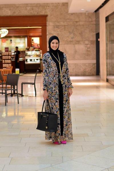 Hijab Style: Inspirasi Padu Padan Cardigan untuk Gaya Layering yang Chic
