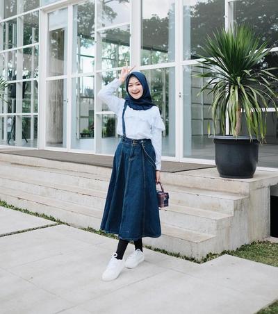 40+ Koleski Terbaik Padu Padan Rok Jeans Panjang Hijab