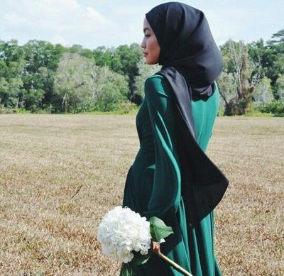 Perpaduan Gamis Warna Hijau Lumut