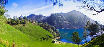 https://indonesiaituindah.com/wp-content/uploads/2016/01/Ranu-Kumbolo-Semeru.jpg