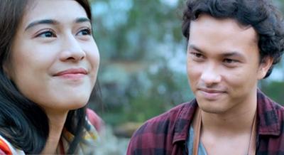 https://www.hangoutindo.com/wp-content/uploads/2016/08/Ada-Apa-Dengan-Cinta-2-2.jpg