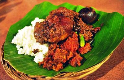 http://bisniswisata.co.id/wp-content/uploads/2016/08/gudeg-2Bjogja.jpg