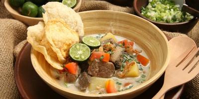 https://cdns.klimg.com/dream.co.id/resized/640x320/news/2018/08/14/90540/resep-soto-betawi-yang-sukses-bikin-kangen-180814v.jpg