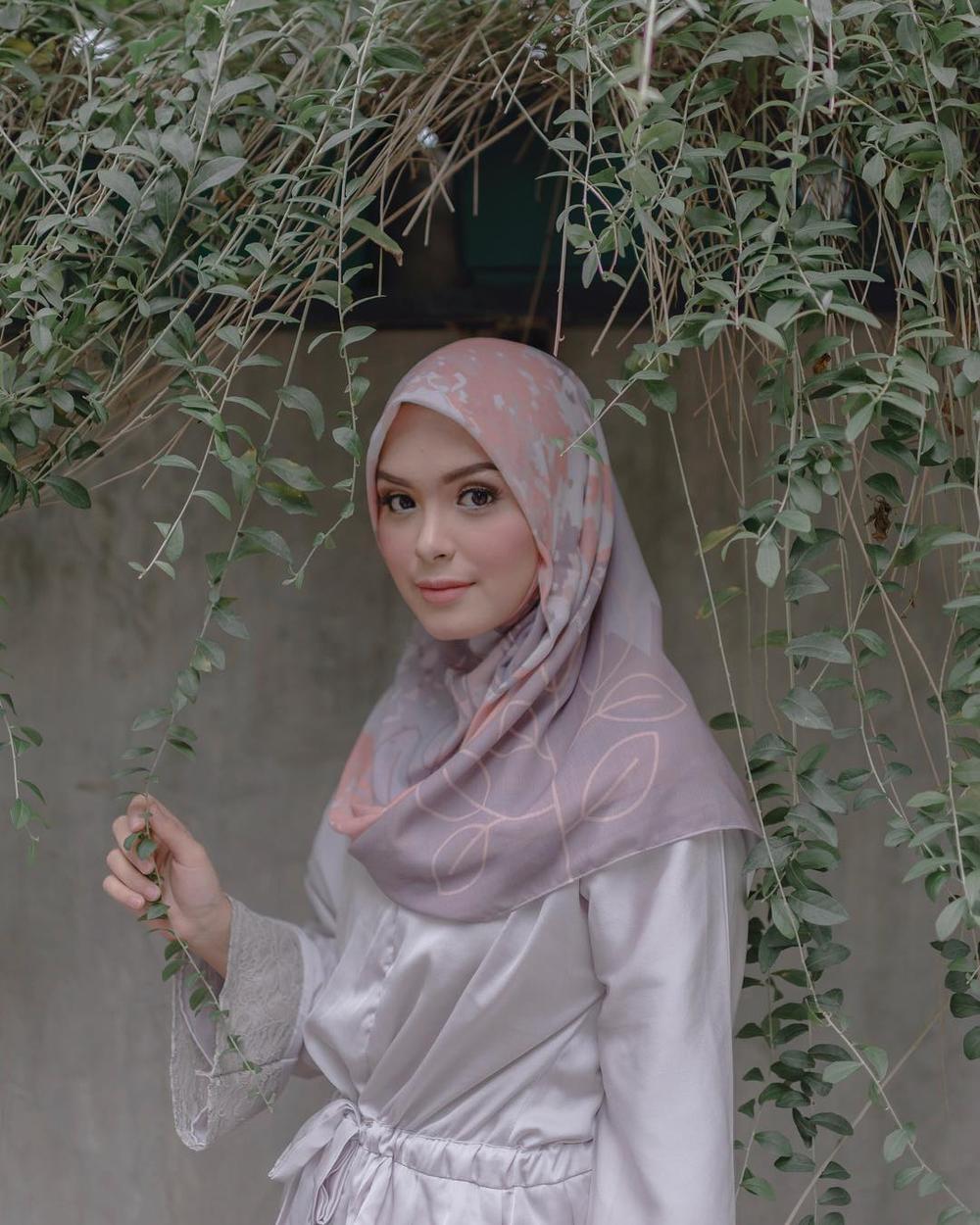 Ingin Tampil Stylish Dengan Hijab Ala Selebgram Cantik Yuk Contek