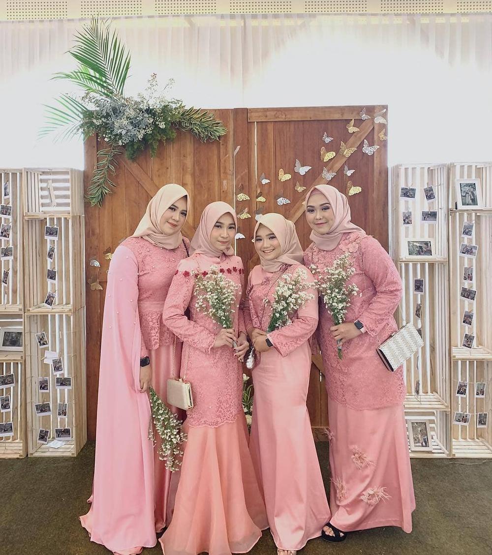 Tampil Lebih Fresh Dengan Kebaya Muslim Modern Dress Warna Peach